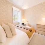 Apartament Alfama Retreat 4br With Breathtaking River Views Lizbona