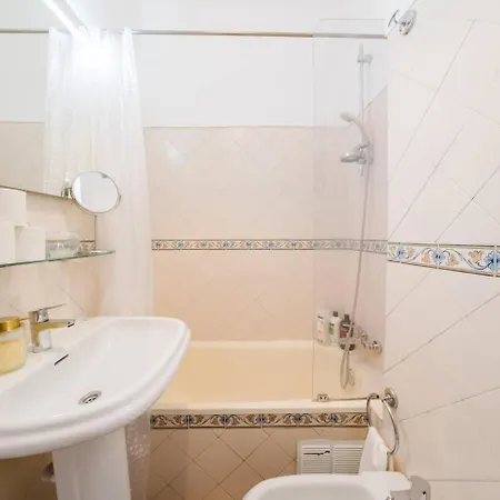 Alfama Retreat 4br With Breathtaking River Views * Lisboa