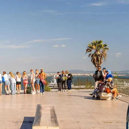 Apartman Alfama Retreat 4br With Breathtaking River Views *