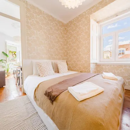 Alfama Retreat 4br With Breathtaking River Views Appartamento Lisbona