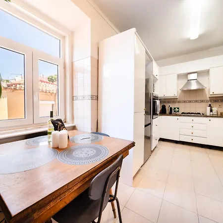 Apartamento Alfama Retreat 4br With Breathtaking River Views Lisboa