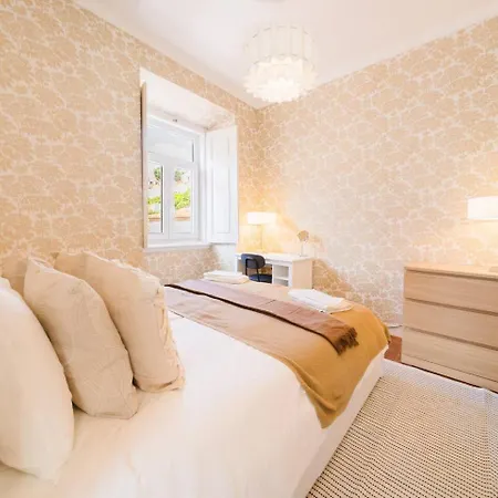 Appartamento Alfama Retreat 4br With Breathtaking River Views Lisbona